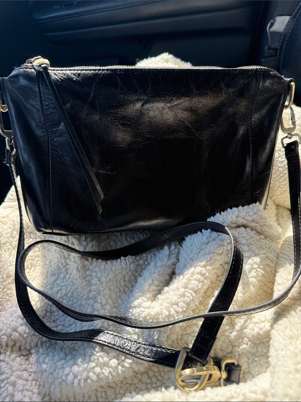 HOBO Darcy Carry-All Black Leather Crossbody/wristlet/clutch Bag with Slim Strap